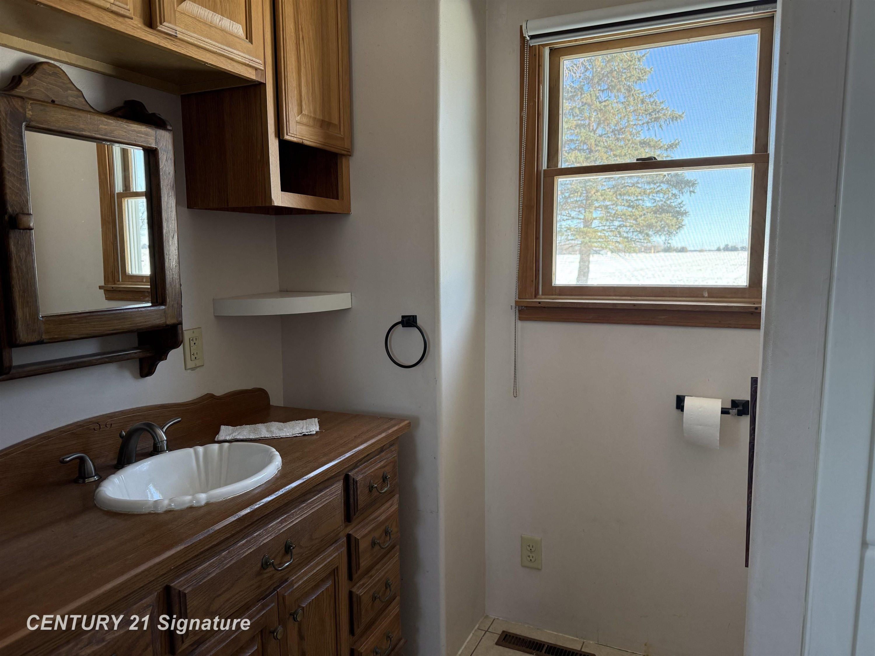6867 S 7 Mile Road, Freeland, MI 48623 — Photo 12