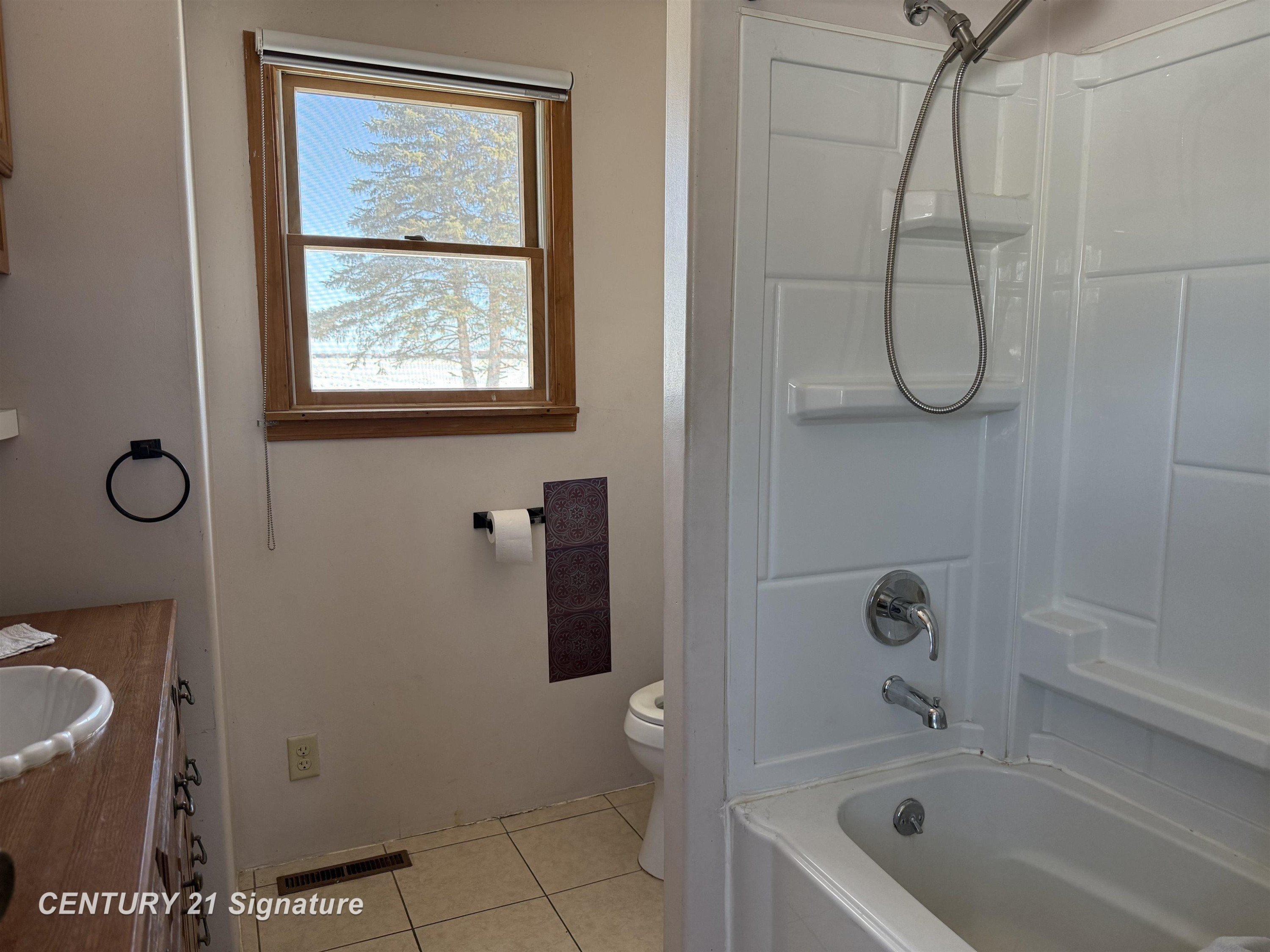 6867 S 7 Mile Road, Freeland, MI 48623 — Photo 13