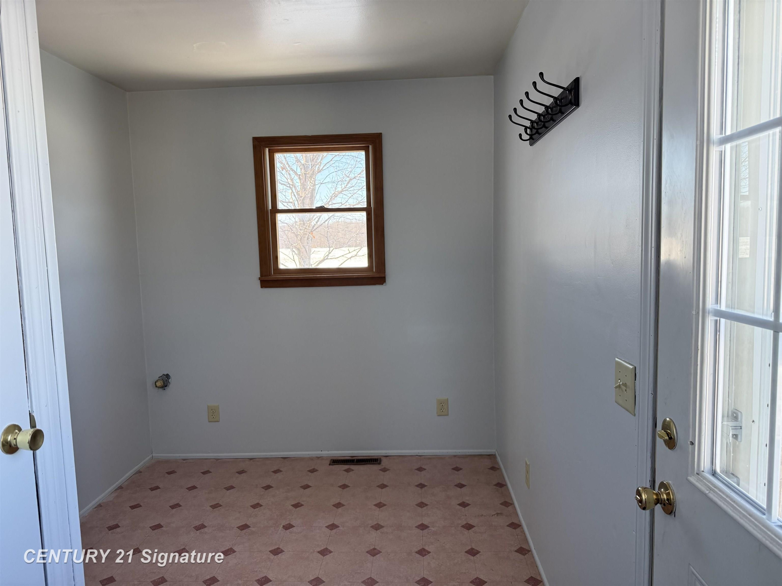 6867 S 7 Mile Road, Freeland, MI 48623 — Photo 14