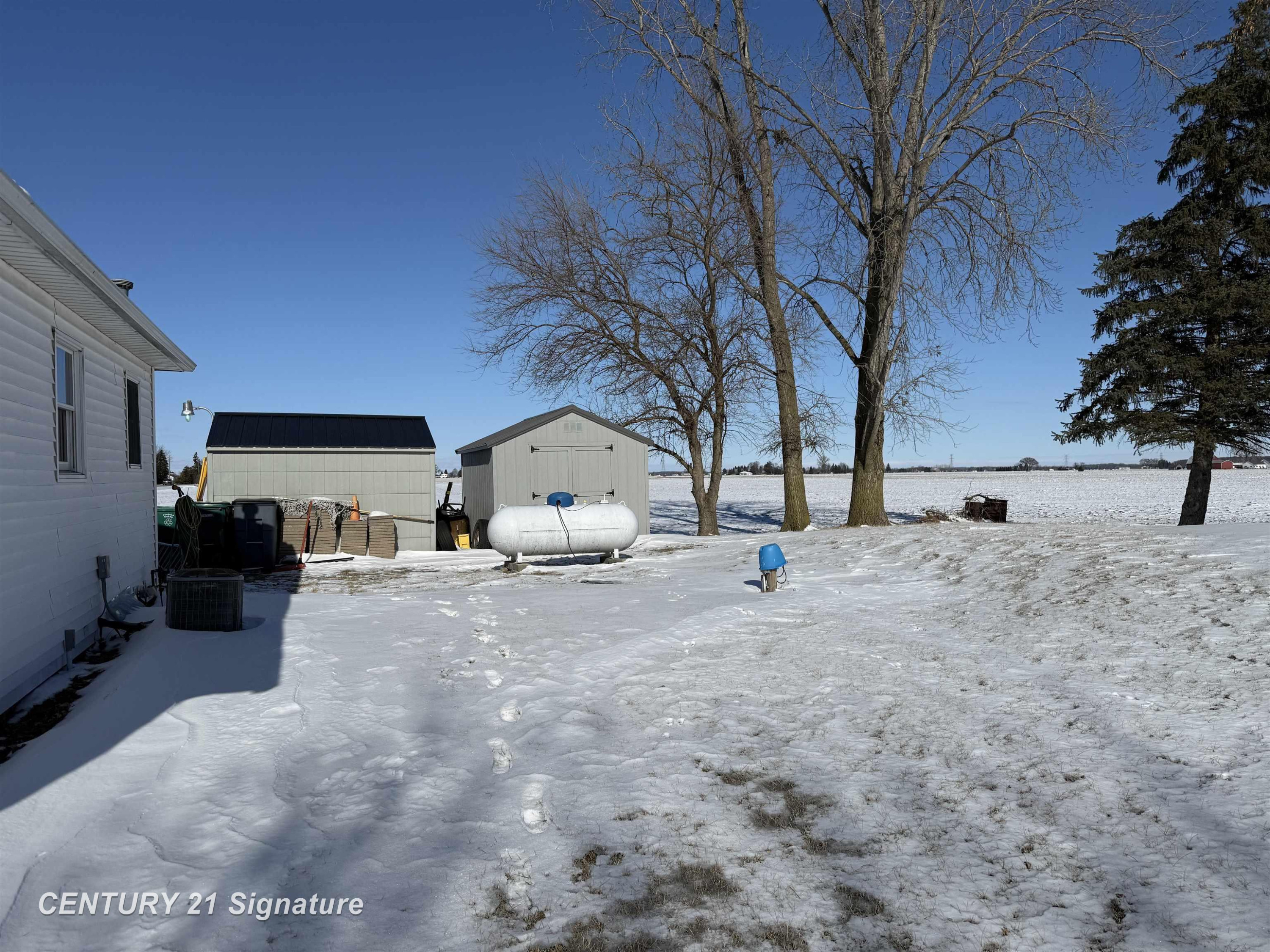 6867 S 7 Mile Road, Freeland, MI 48623 — Photo 23