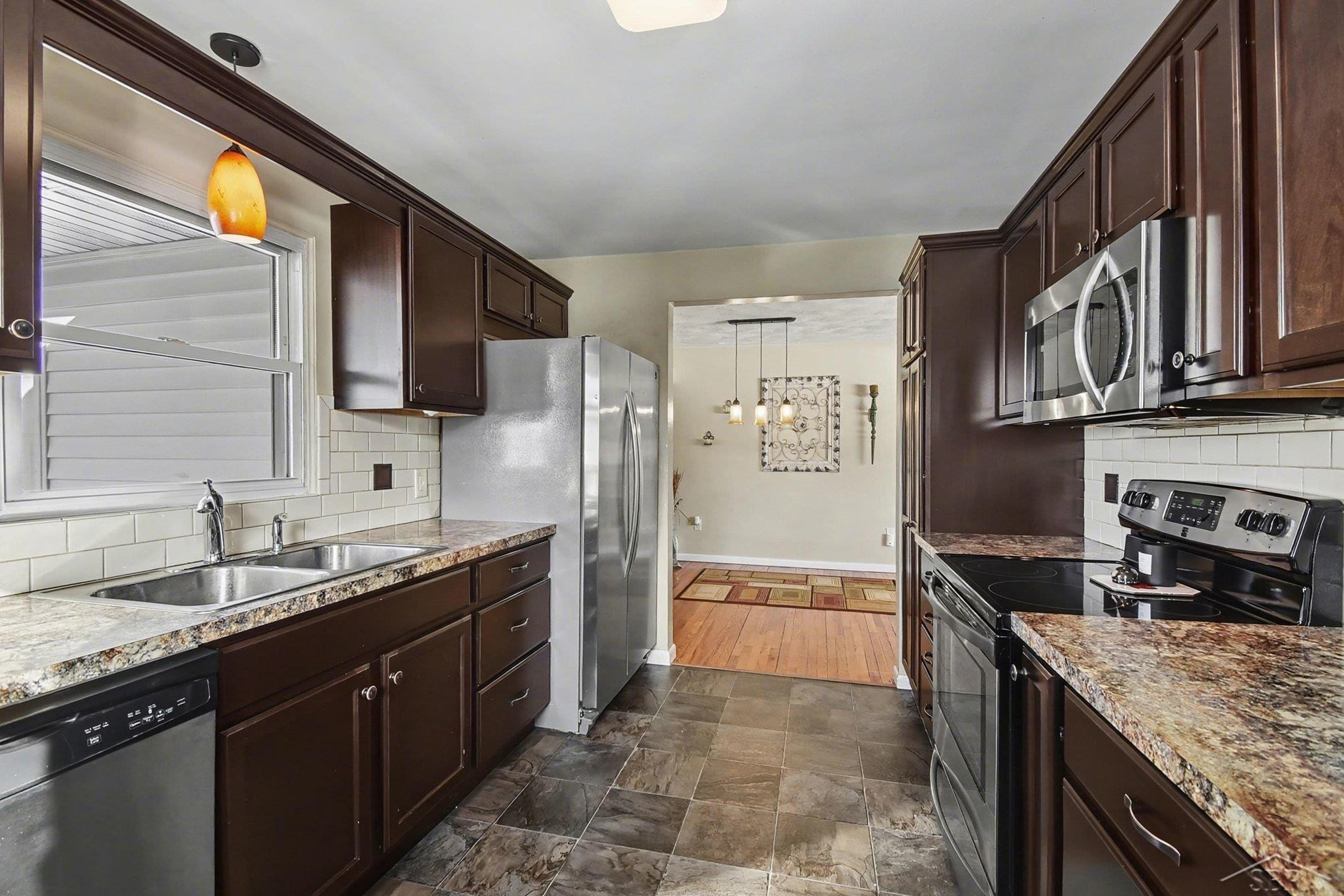 226 S Seventh Street, Freeland, MI 48623 — Photo 5