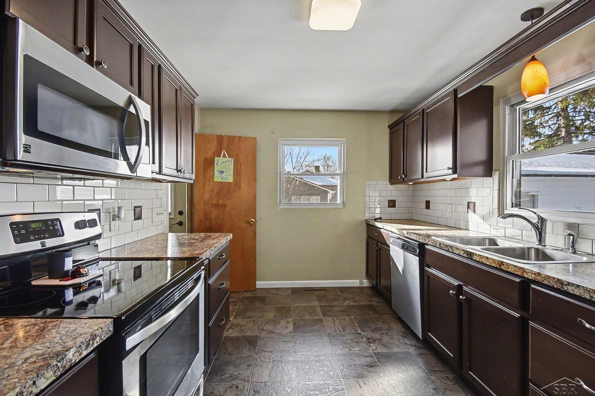 226 S Seventh Street, Freeland, MI 48623 — Photo 6