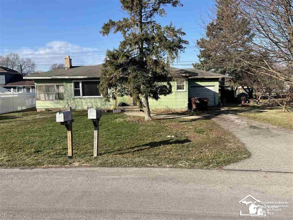 4385 Dixon Road, Newport, MI 48166 — front exterior