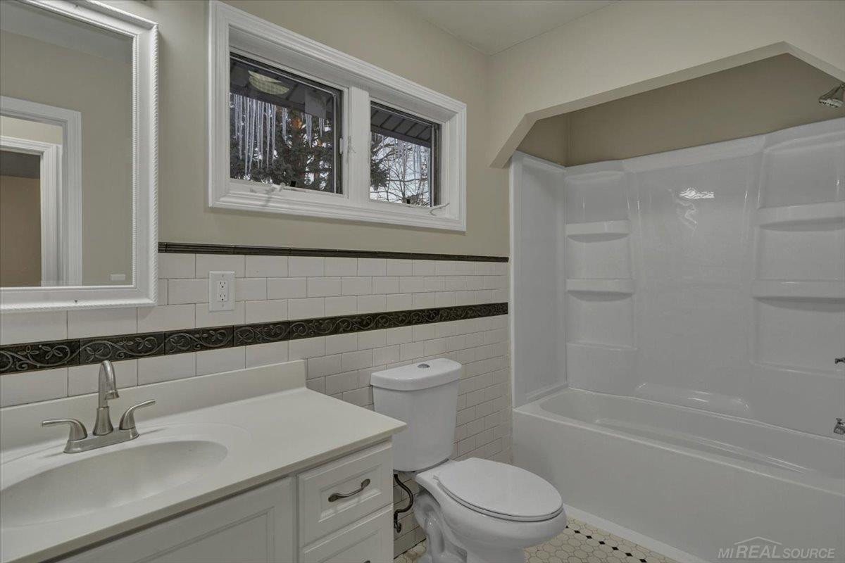 165 Washington Street, Mount Clemens, MI 48043 — Photo 12