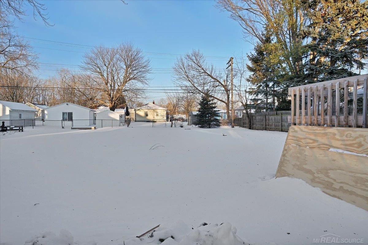 165 Washington Street, Mount Clemens, MI 48043 — Photo 24