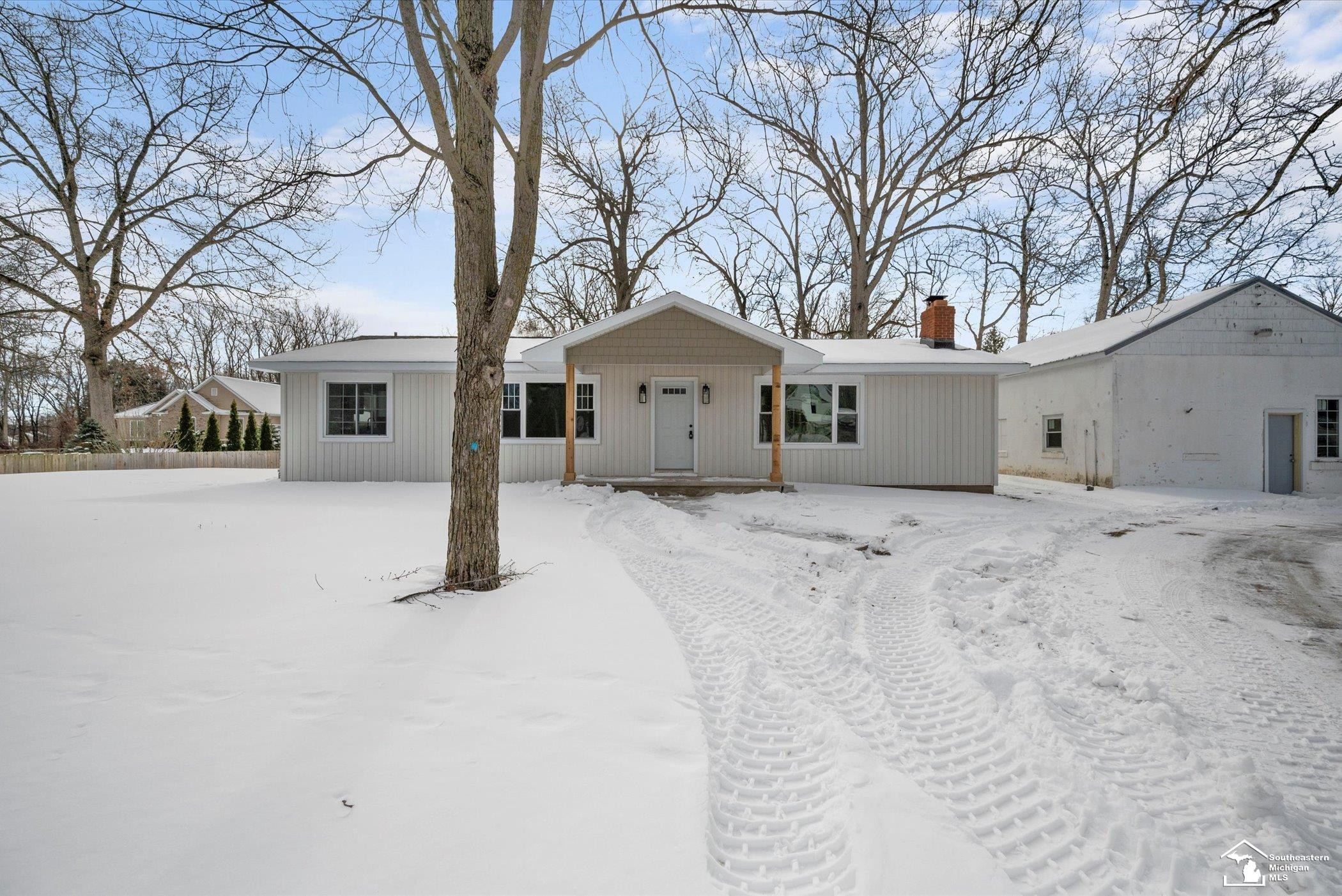 2933 W Dean Road, Lambertville, MI 48144 — Photo 3