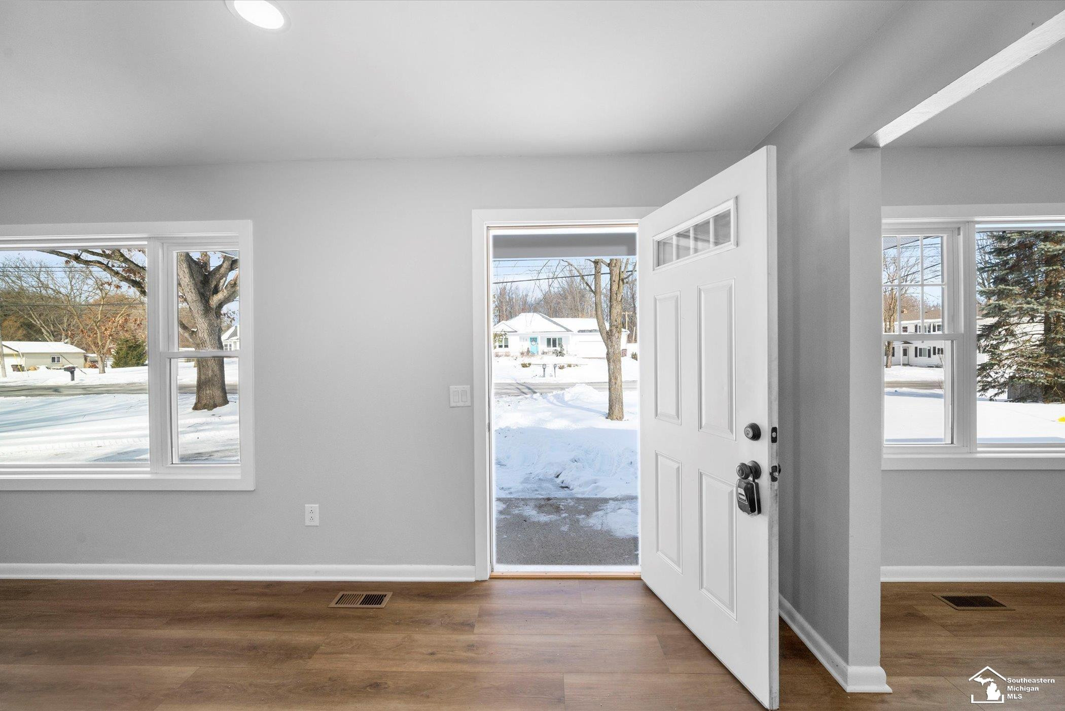 2933 W Dean Road, Lambertville, MI 48144 — Photo 6
