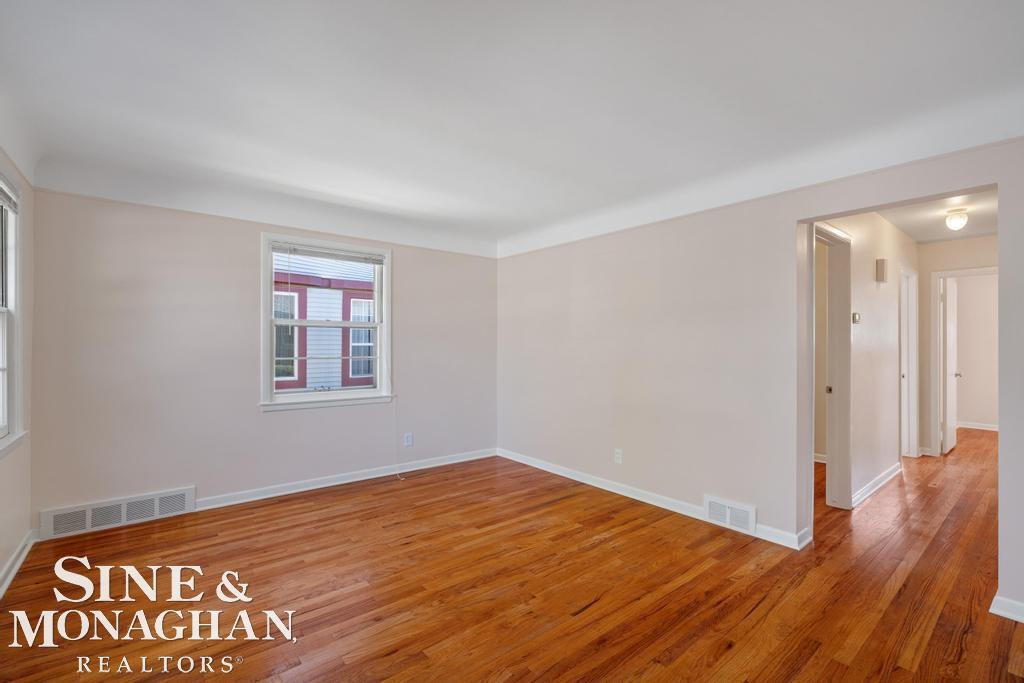 1793 Roslyn Road, Grosse Pointe Woods, MI 48236 — Photo 3