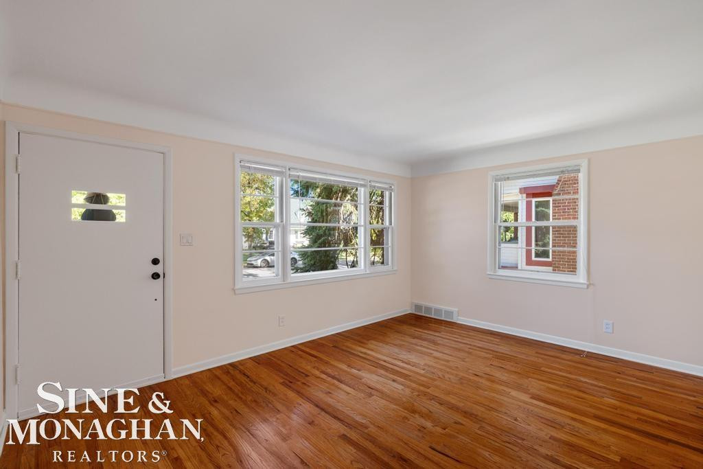 1793 Roslyn Road, Grosse Pointe Woods, MI 48236 — Photo 4