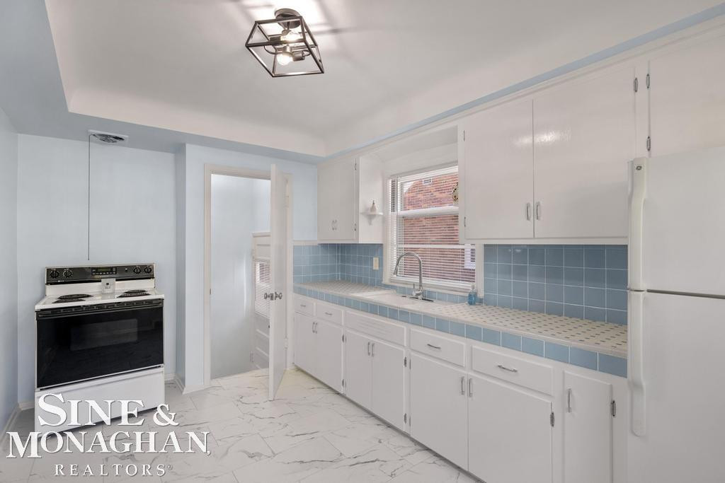1793 Roslyn Road, Grosse Pointe Woods, MI 48236 — Photo 9