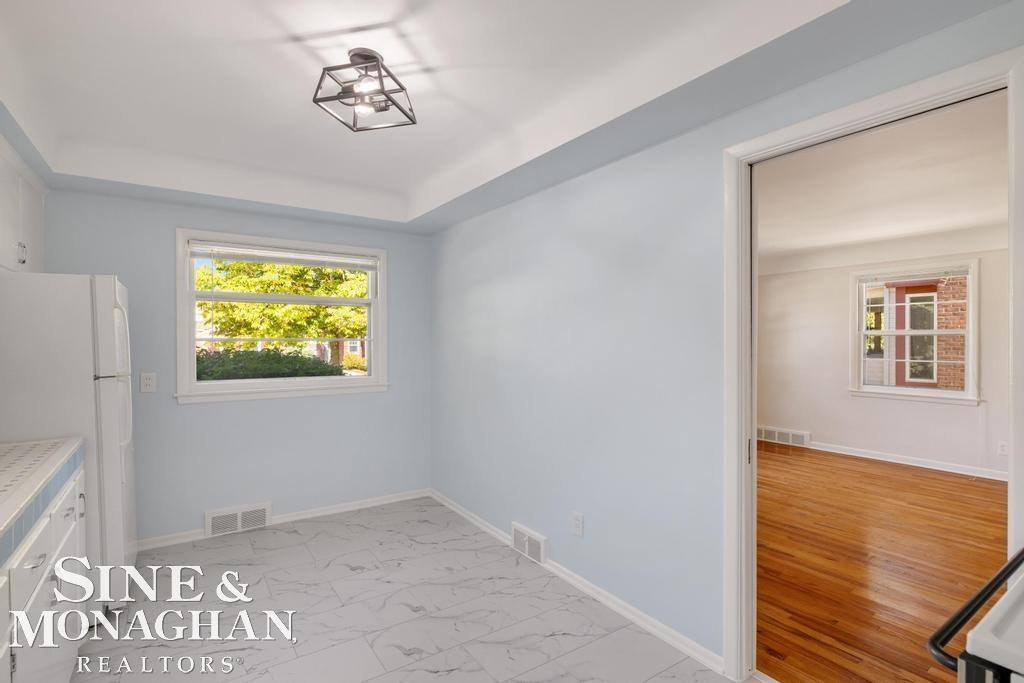 1793 Roslyn Road, Grosse Pointe Woods, MI 48236 — Photo 12