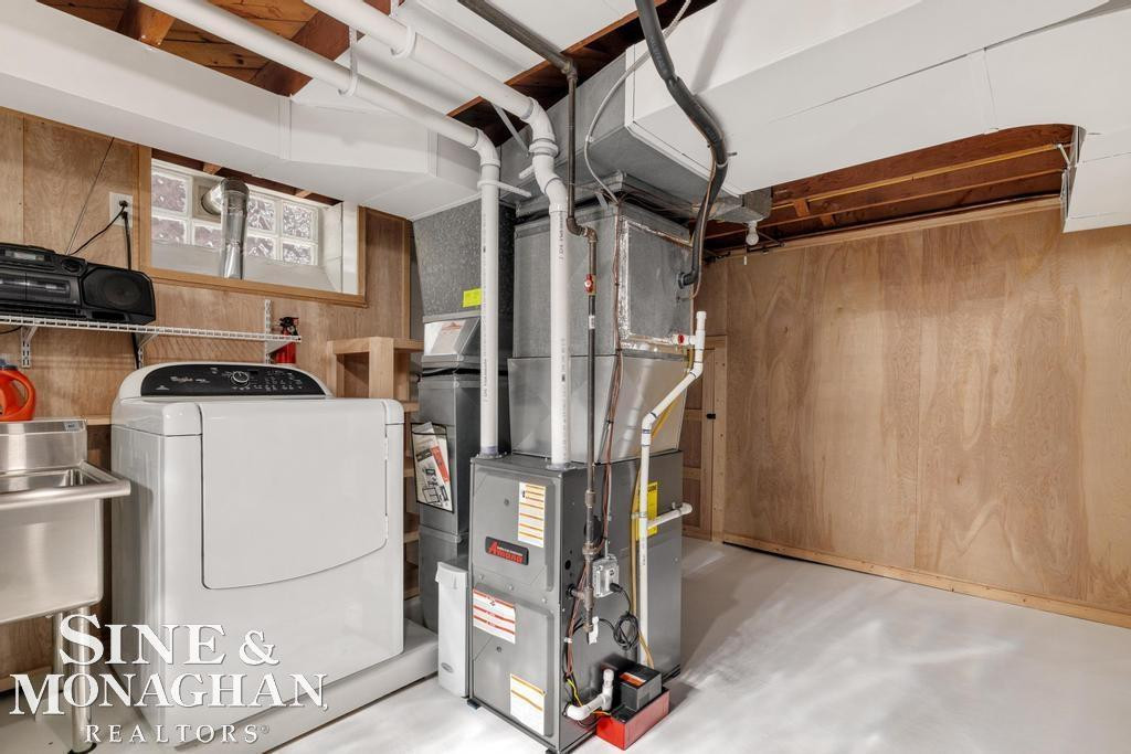 1793 Roslyn Road, Grosse Pointe Woods, MI 48236 — Photo 28