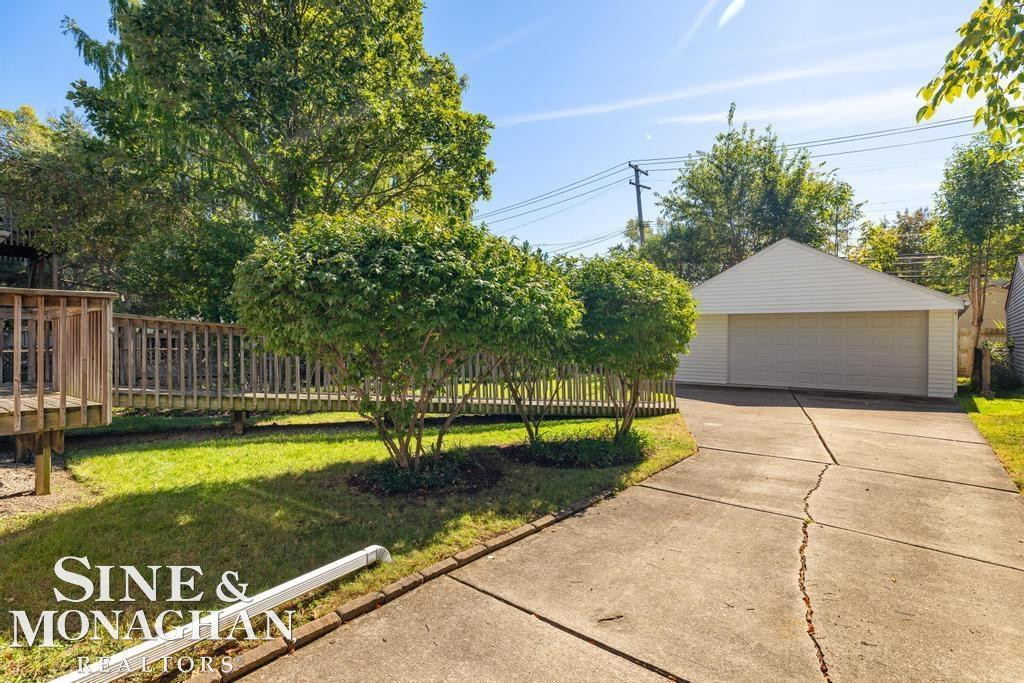 1793 Roslyn Road, Grosse Pointe Woods, MI 48236 — Photo 33
