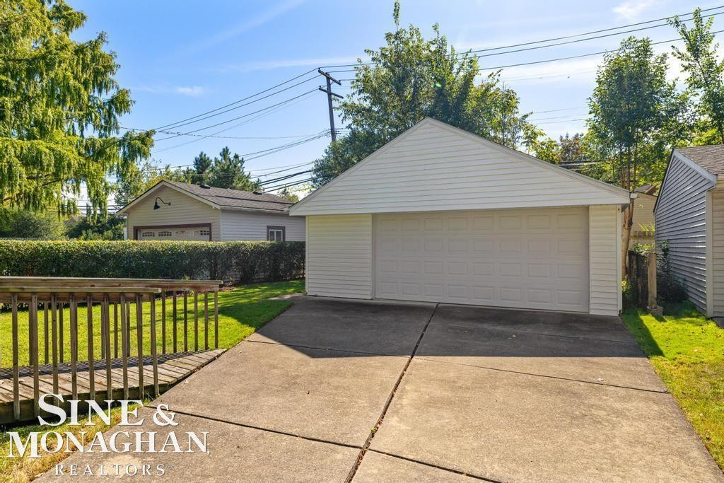 1793 Roslyn Road, Grosse Pointe Woods, MI 48236 — Photo 34