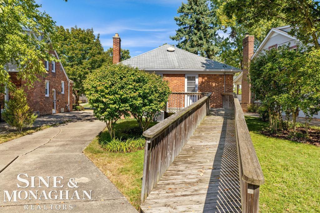 1793 Roslyn Road, Grosse Pointe Woods, MI 48236 — Photo 36