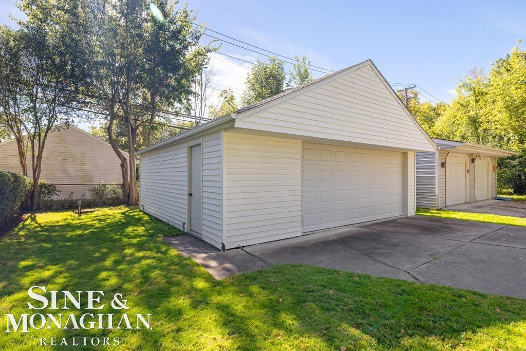 1793 Roslyn Road, Grosse Pointe Woods, MI 48236 — Photo 40
