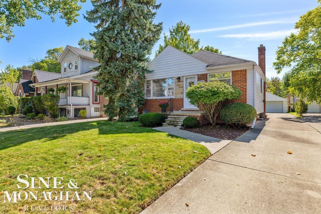 1793 Roslyn Road, Grosse Pointe Woods, MI 48236 — Photo 41