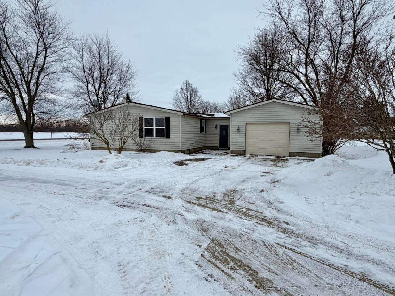 7567 Durand Road, New Lothrop, MI 48460 — Photo 2