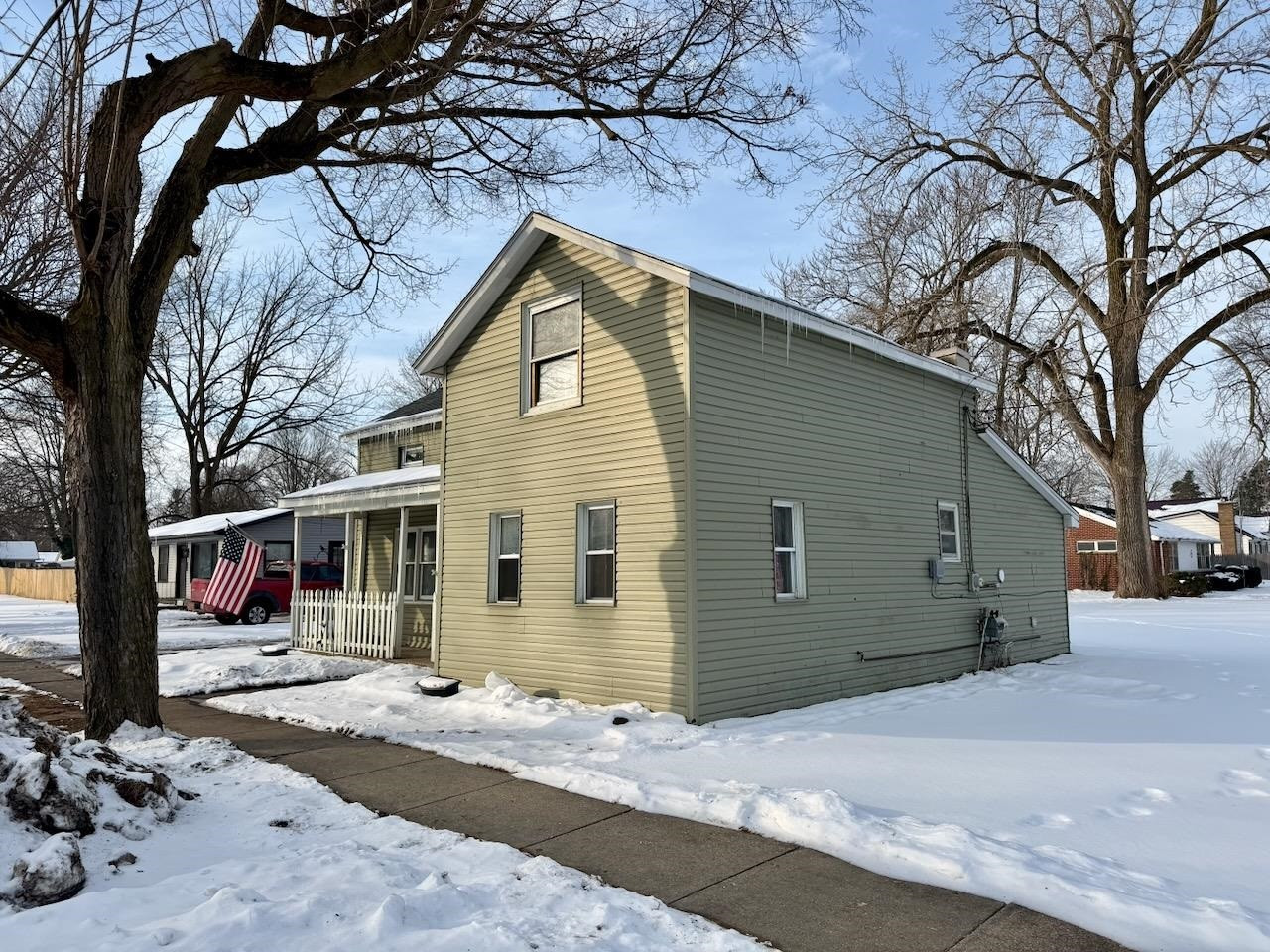 527 N Line Street, Chesaning, MI 48616 — Photo 4