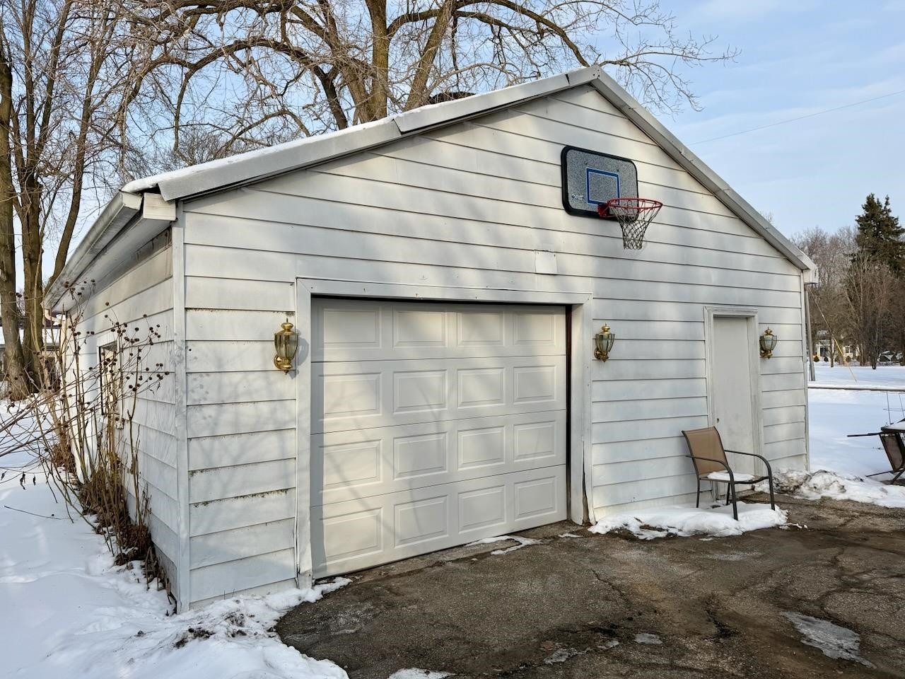 527 N Line Street, Chesaning, MI 48616 — Photo 10