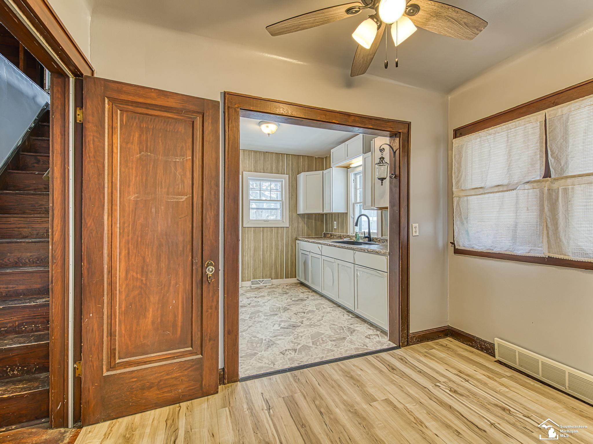 870 Bryant Avenue, Jackson, MI 49202 — Photo 6