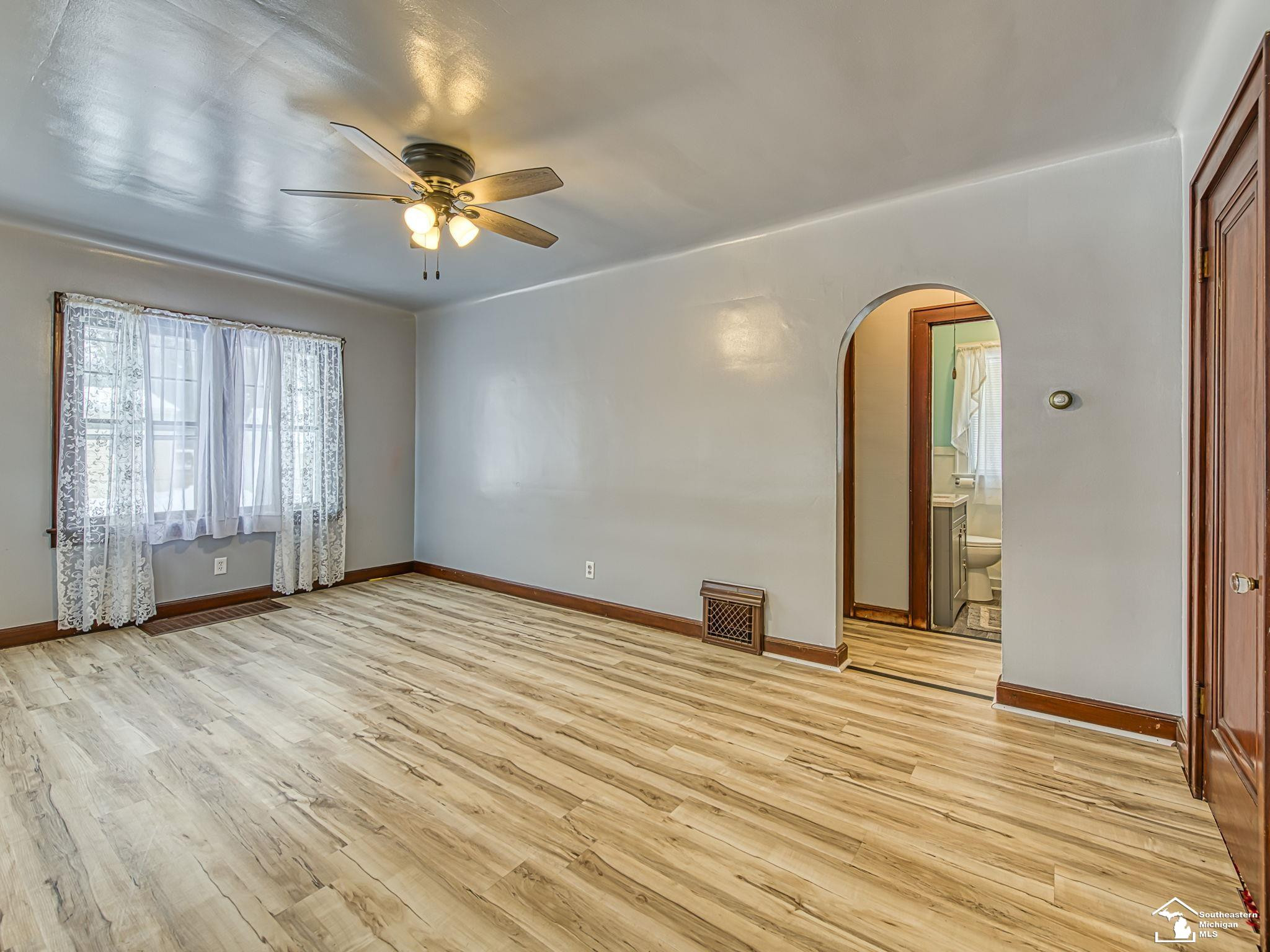 870 Bryant Avenue, Jackson, MI 49202 — Photo 7