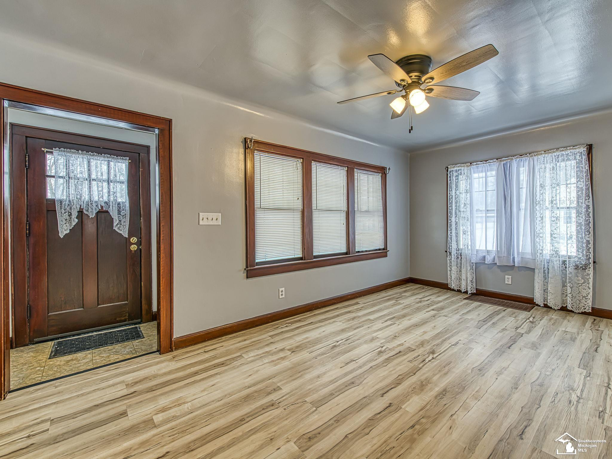 870 Bryant Avenue, Jackson, MI 49202 — Photo 8