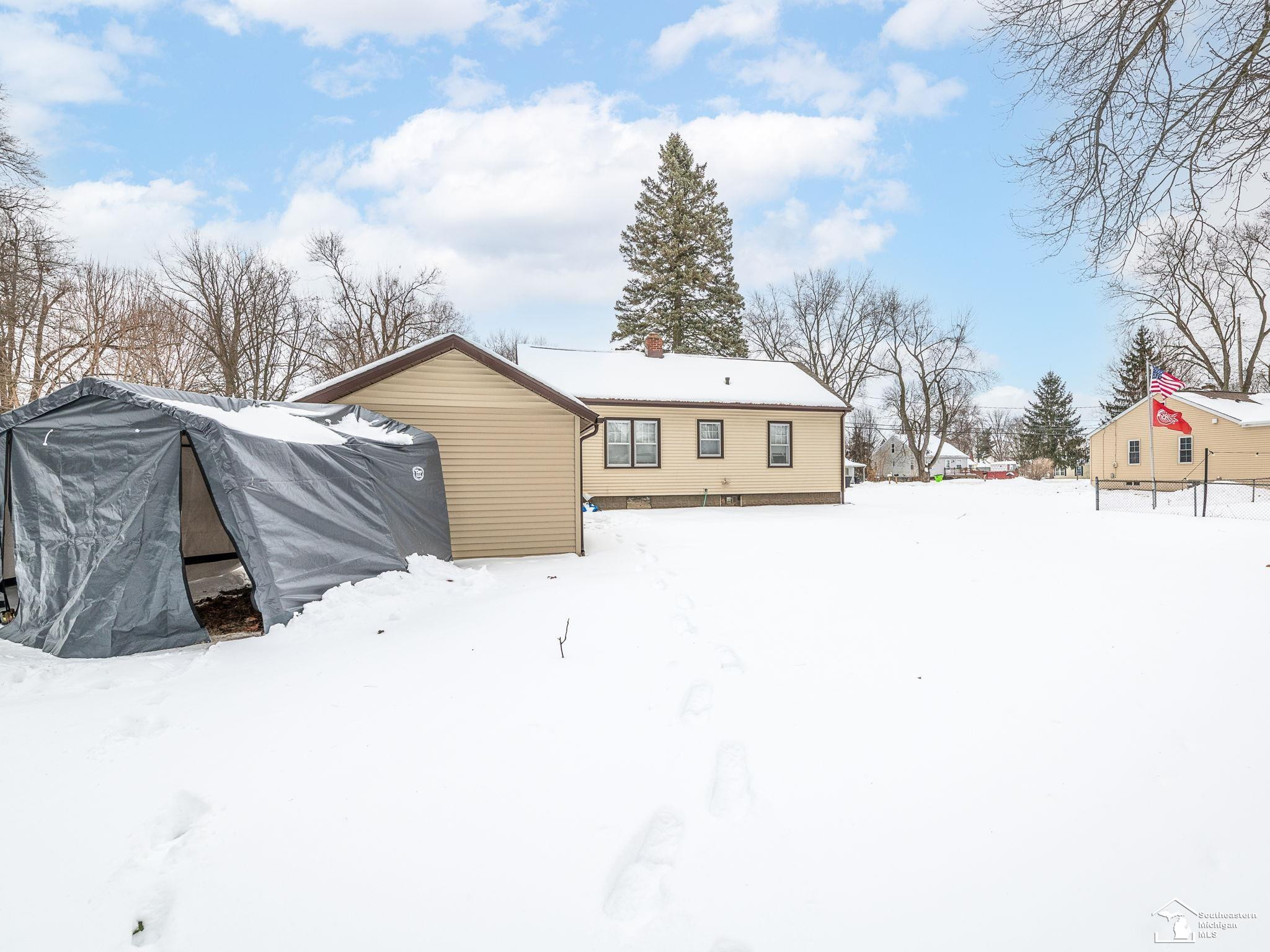 870 Bryant Avenue, Jackson, MI 49202 — Photo 24