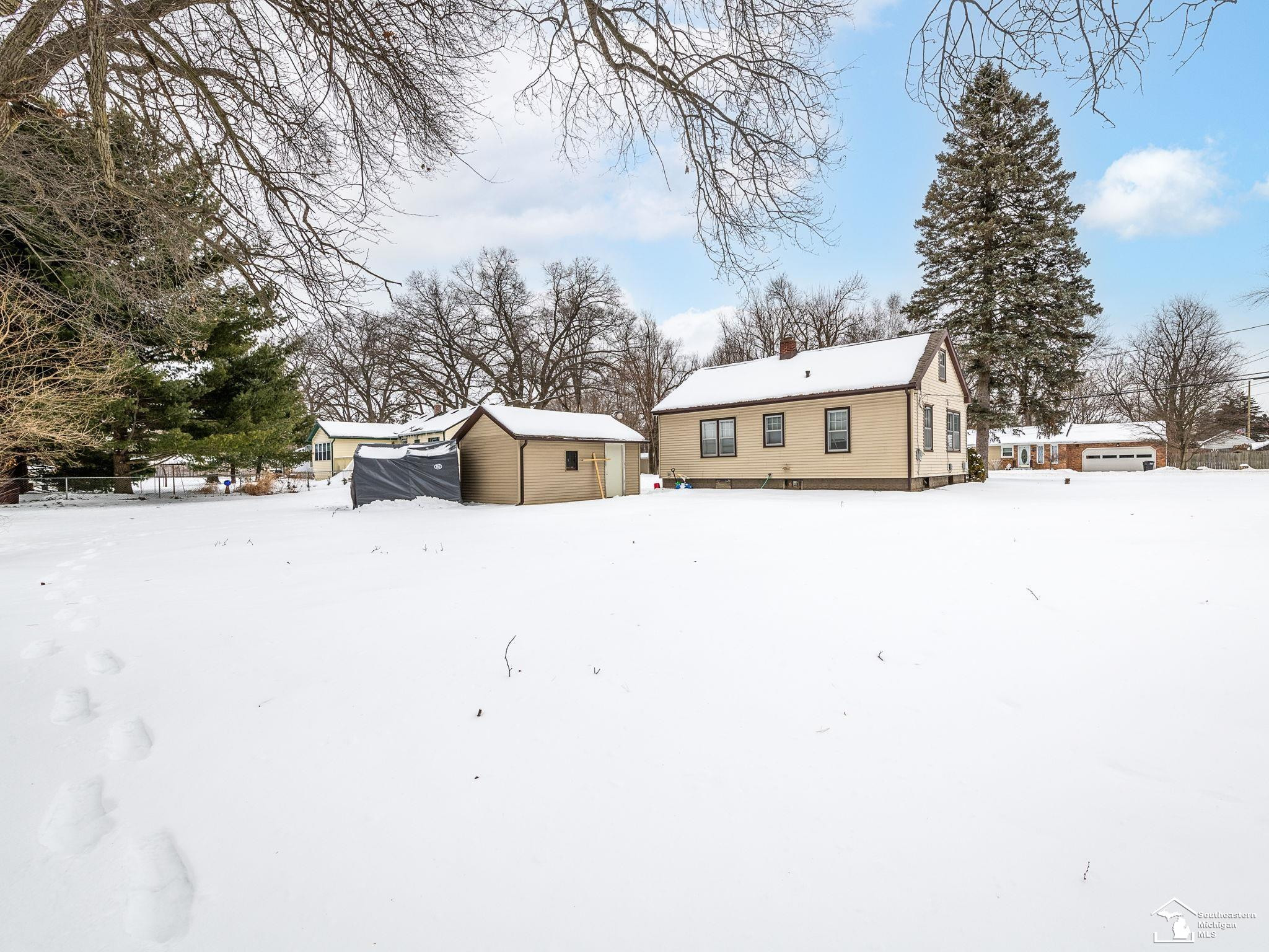 870 Bryant Avenue, Jackson, MI 49202 — Photo 25