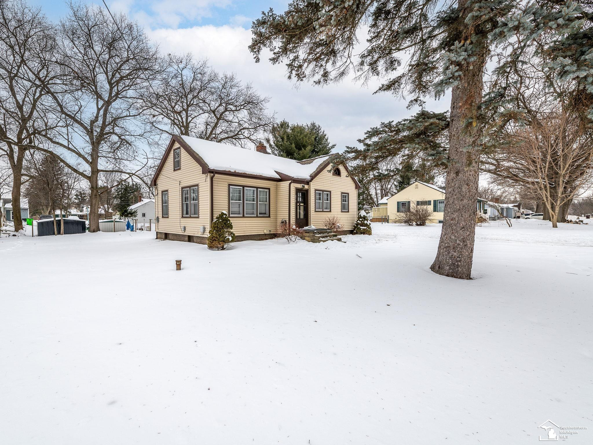 870 Bryant Avenue, Jackson, MI 49202 — Photo 27