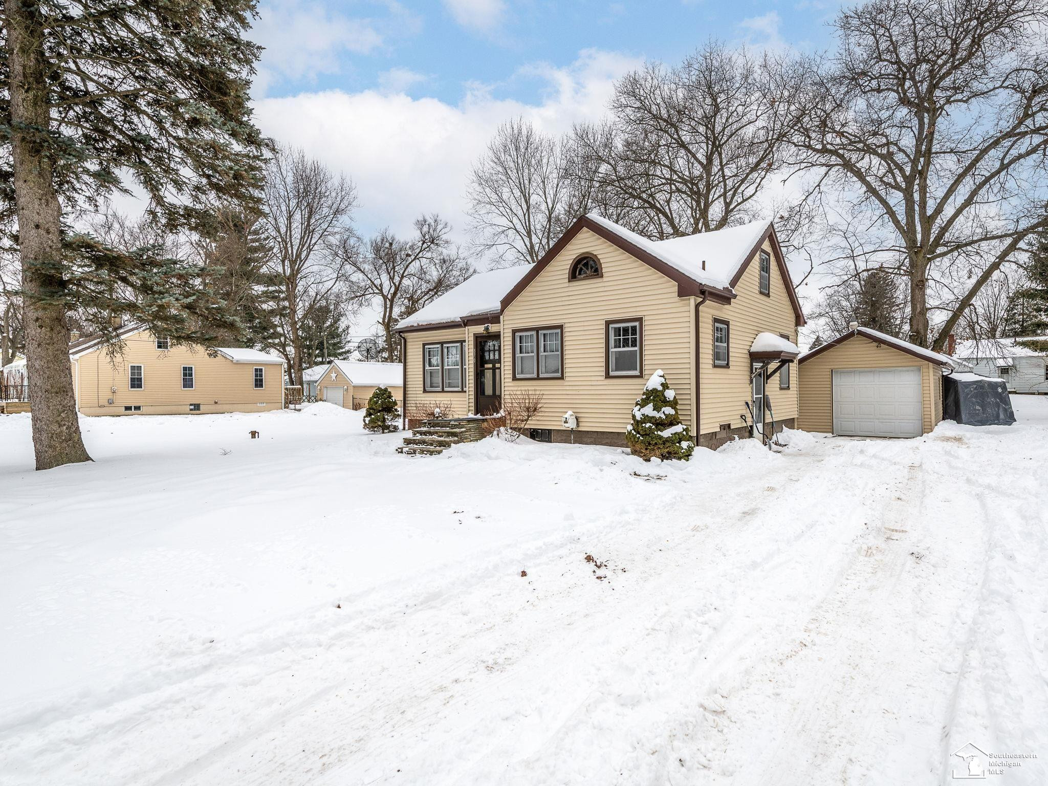 870 Bryant Avenue, Jackson, MI 49202 — Photo 28
