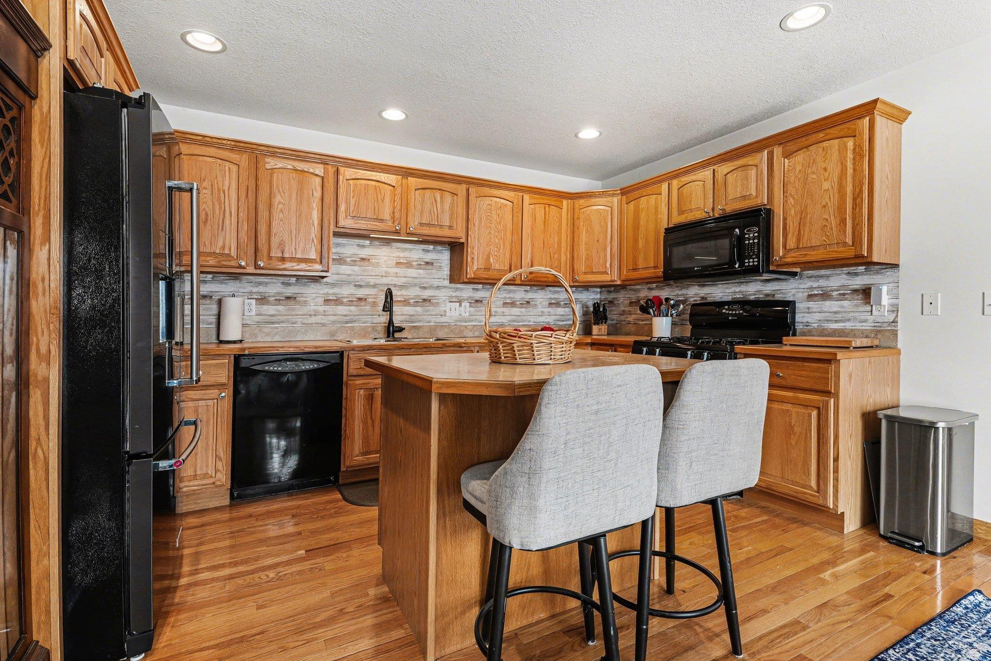 8314 Goldfinch Drive, Freeland, MI 48623 — Photo 7