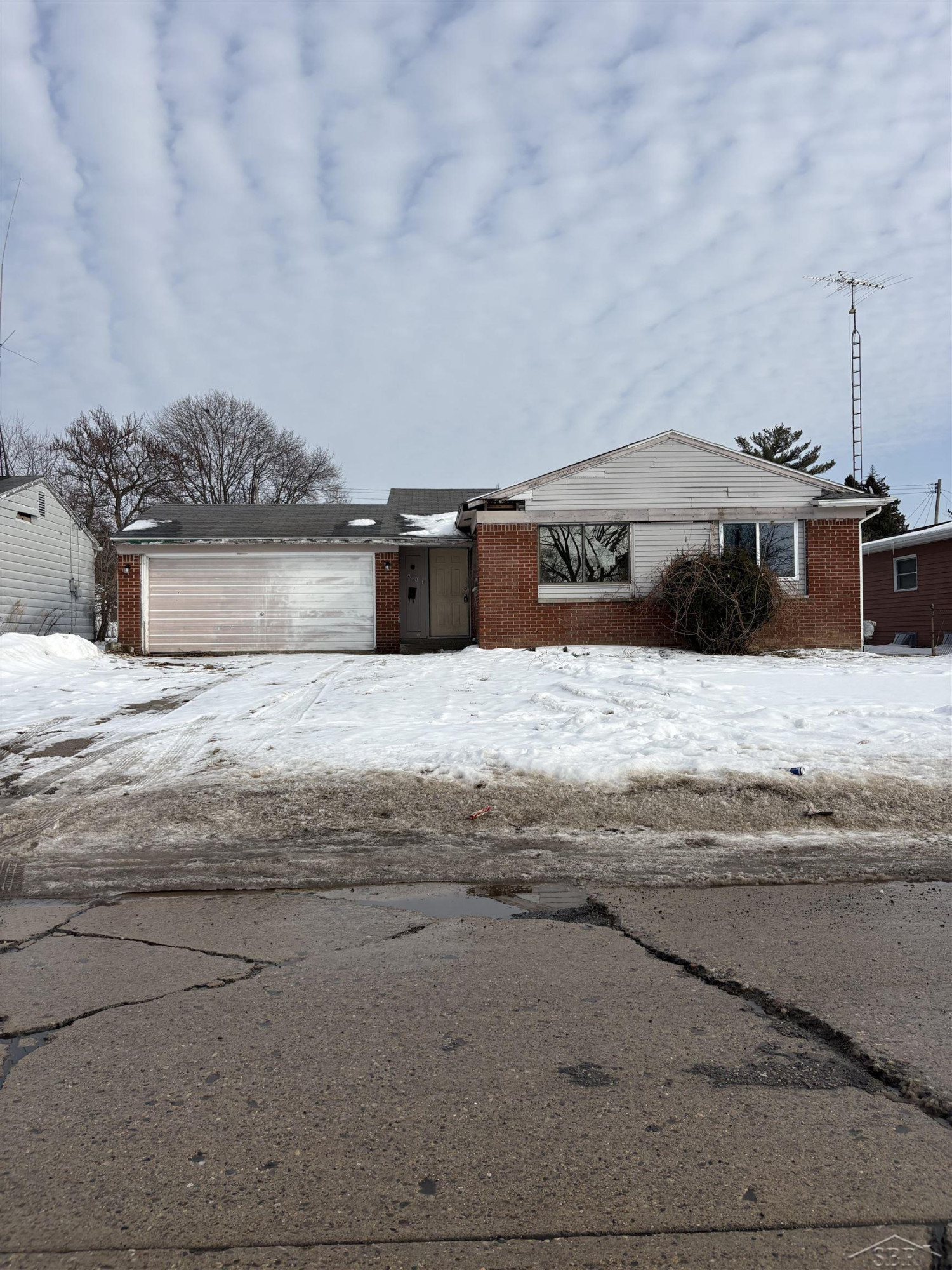 6104 Hilton Lane, Mount Morris, MI 48458 — front exterior