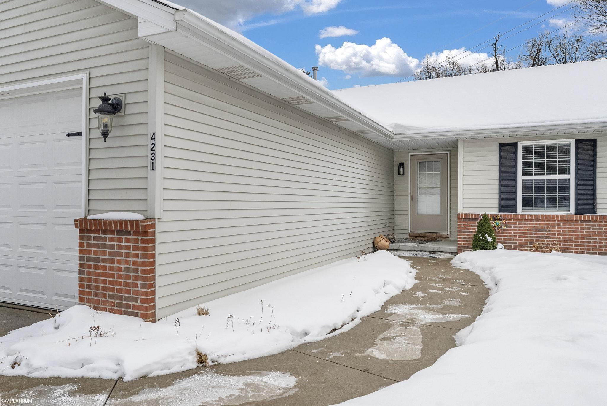 4231 Pine Grove Avenue, MI 48059 — Photo 4