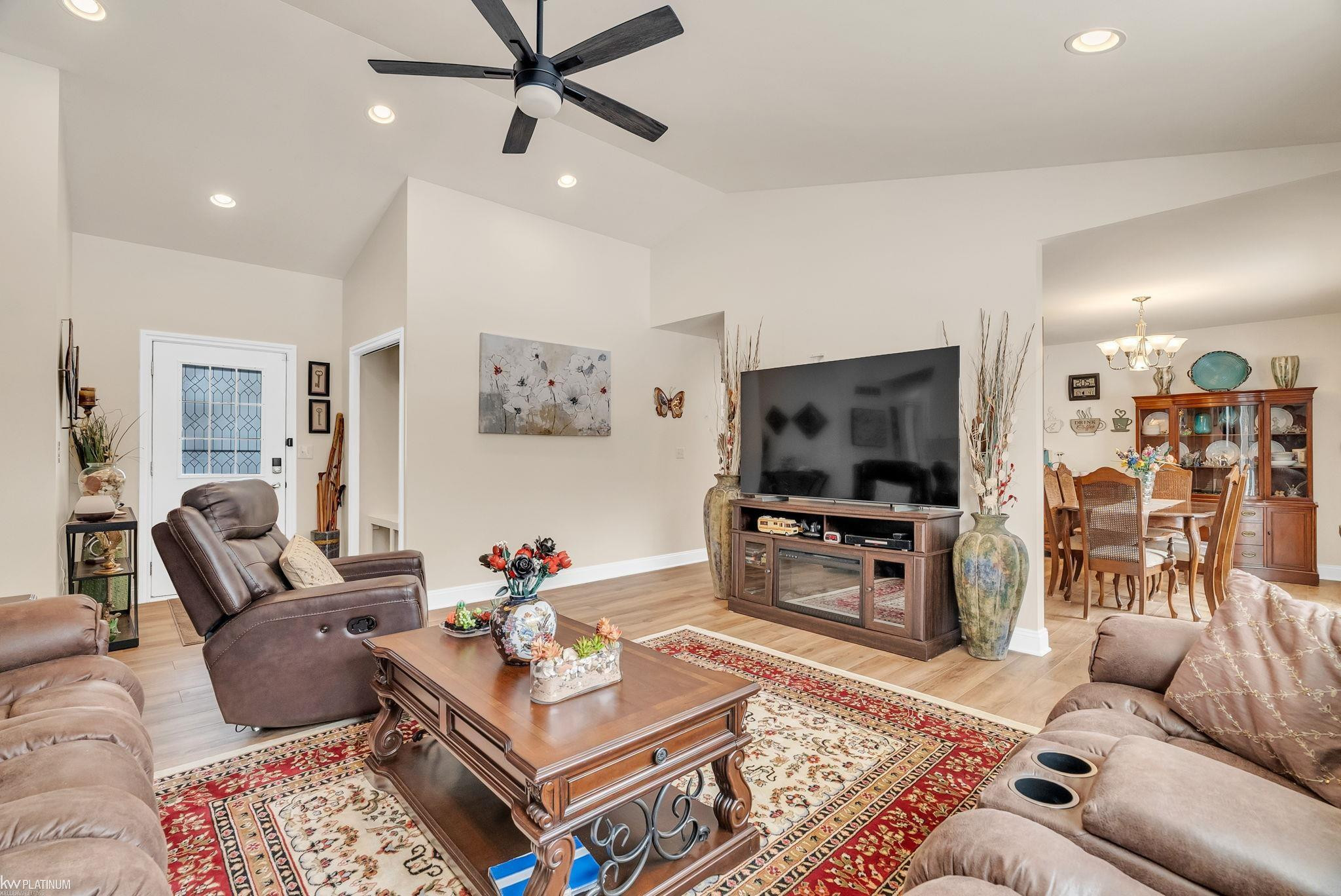 4231 Pine Grove Avenue, MI 48059 — Photo 10