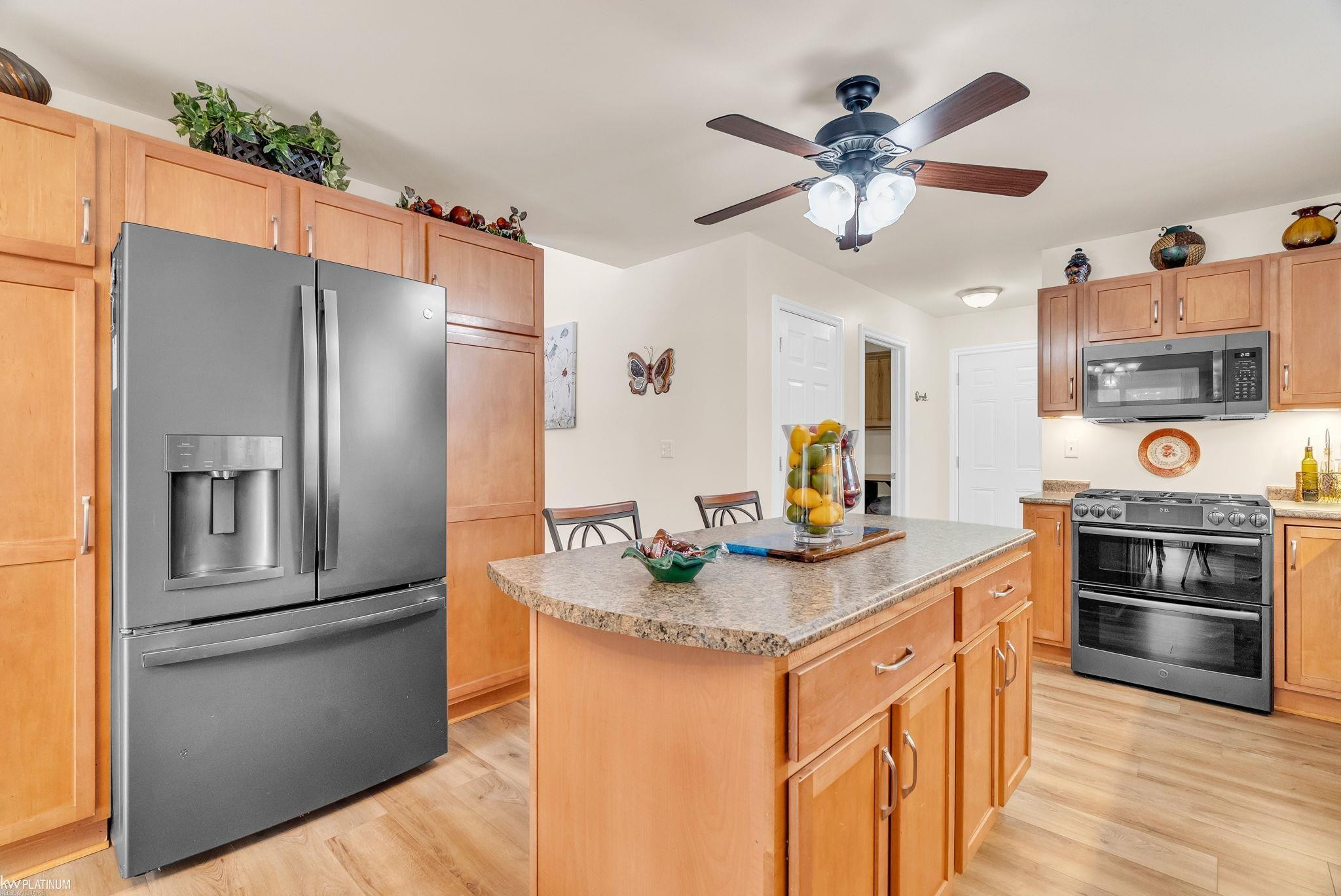 4231 Pine Grove Avenue, MI 48059 — Photo 11