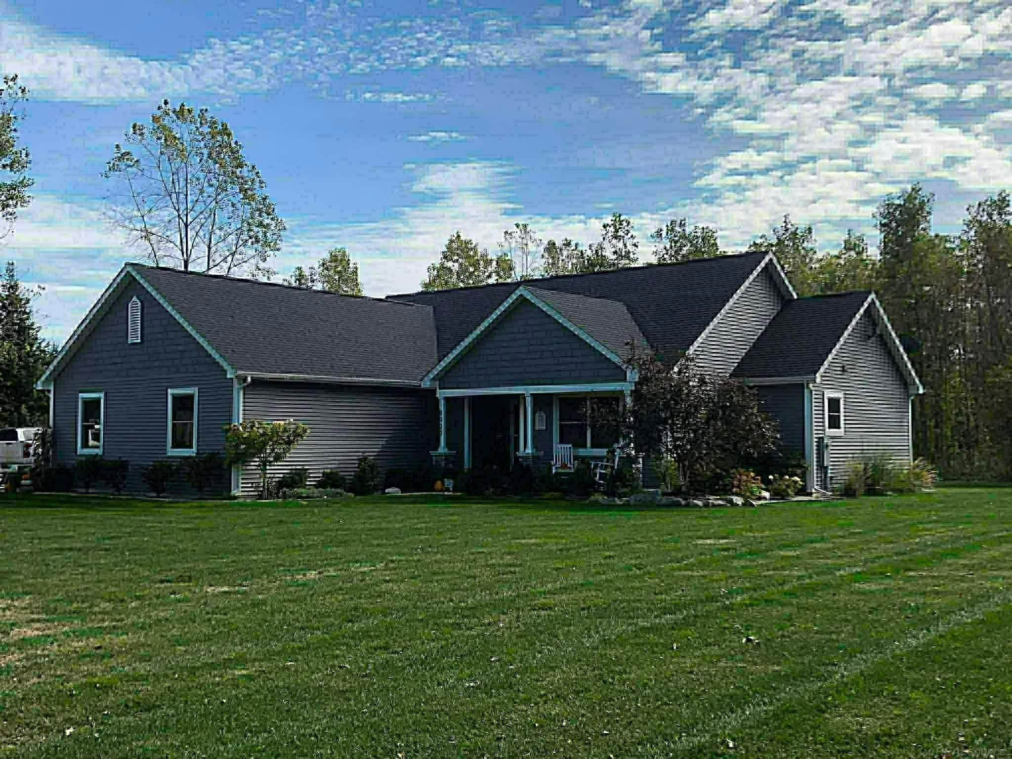 8020 Linden Drive, Almont, MI 48003 — front exterior