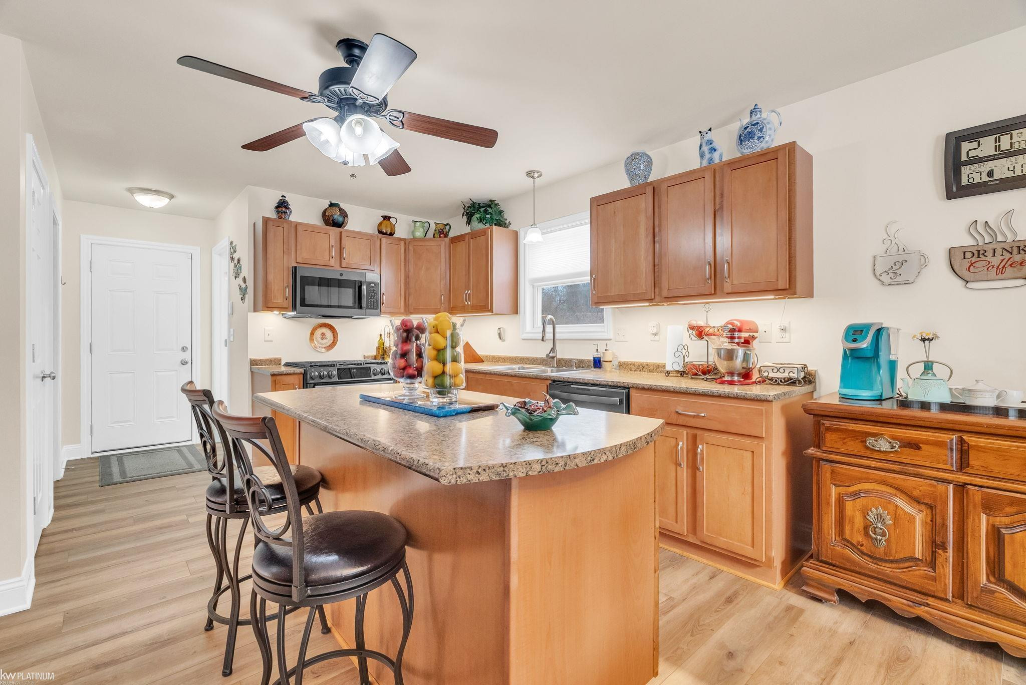 4231 Pine Grove Avenue, MI 48059 — Photo 12