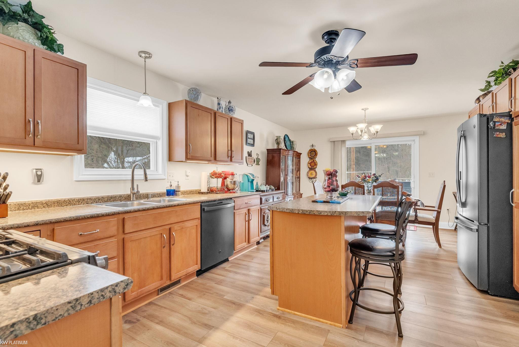 4231 Pine Grove Avenue, MI 48059 — Photo 13