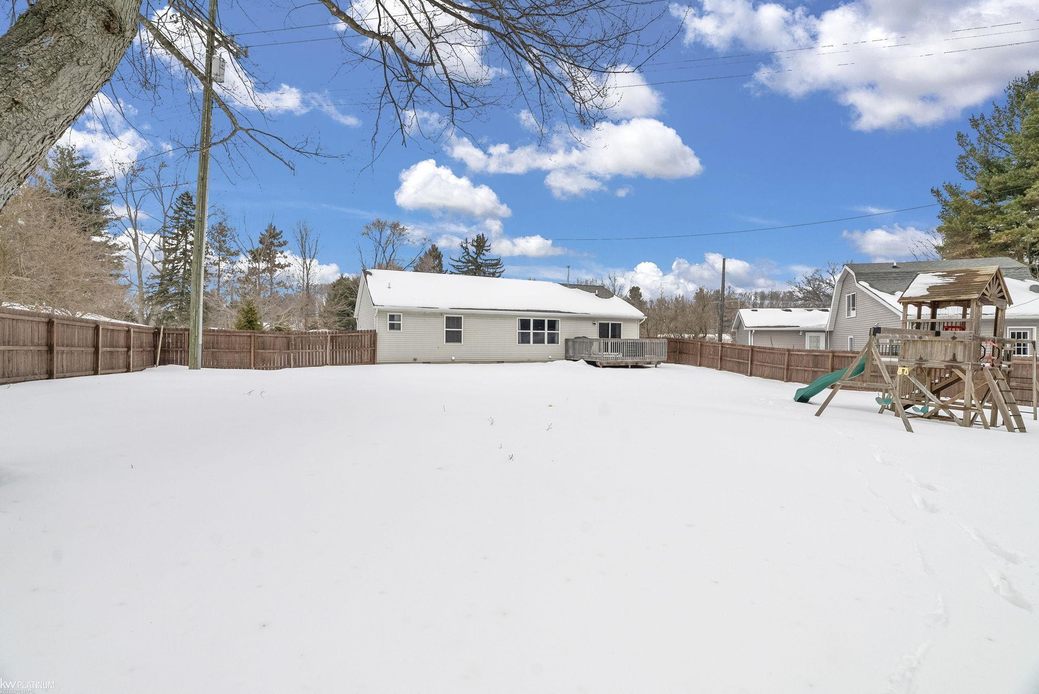 4231 Pine Grove Avenue, MI 48059 — Photo 25