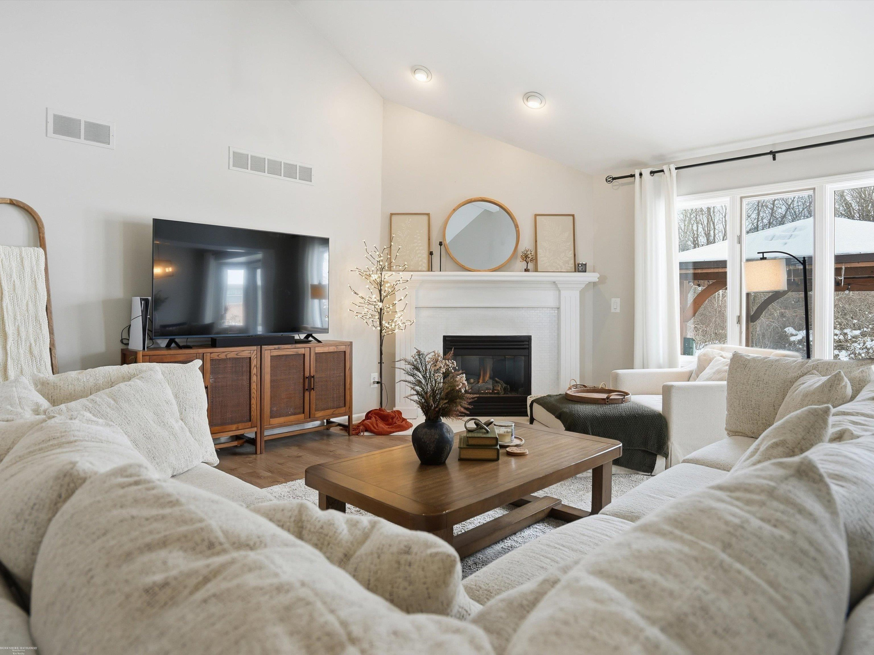 54537 Pine Street, New Baltimore, MI 48047 — Photo 28