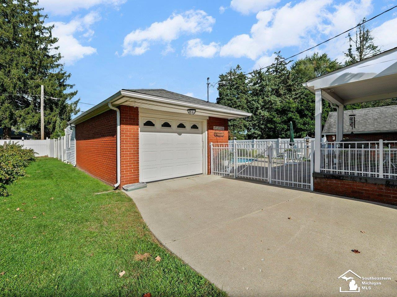 5924 Oakwood Street, Monroe, MI 48161 — Photo 46