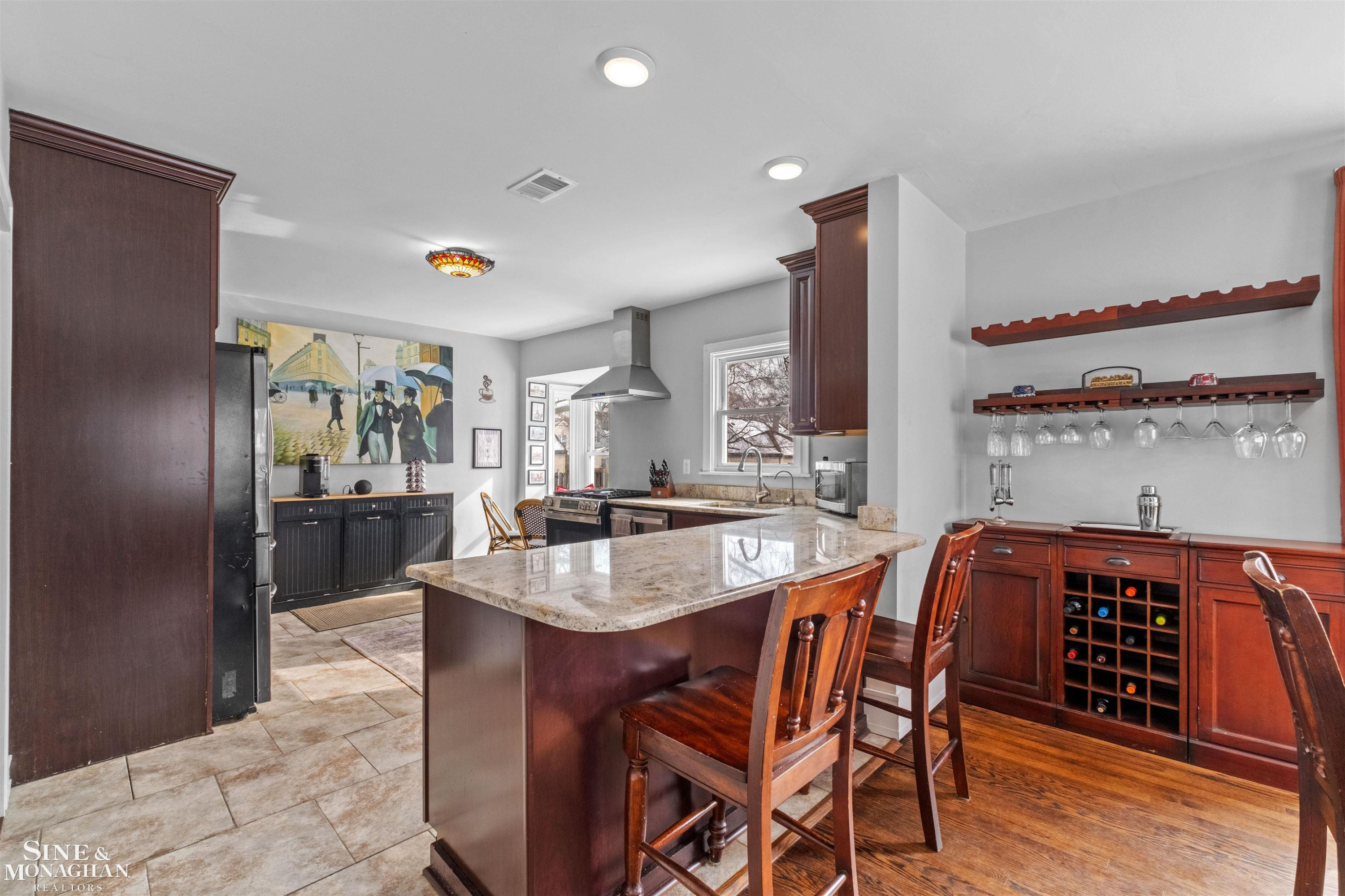 970 Lakepointe Street, Grosse Pointe Park, MI 48230 — Photo 13