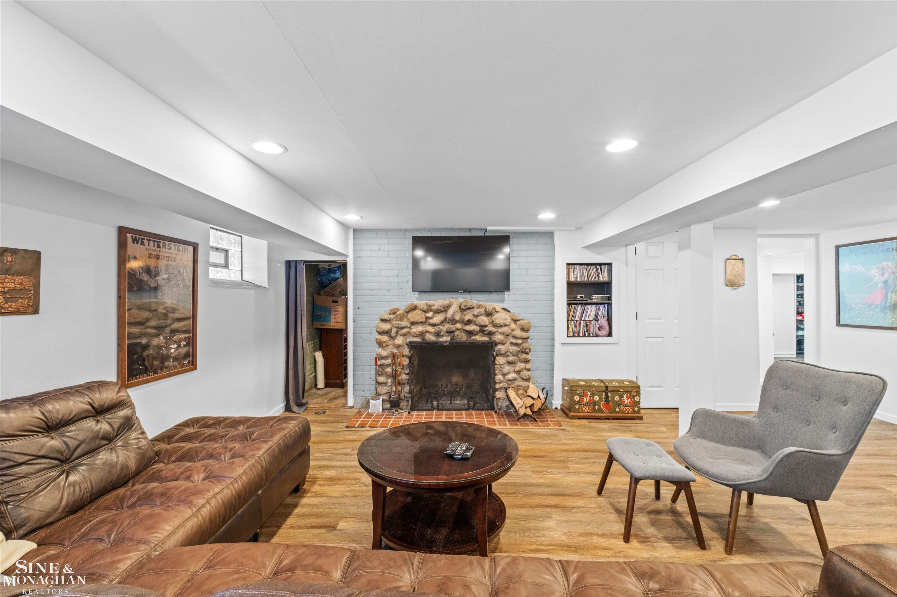 970 Lakepointe Street, Grosse Pointe Park, MI 48230 — Photo 42