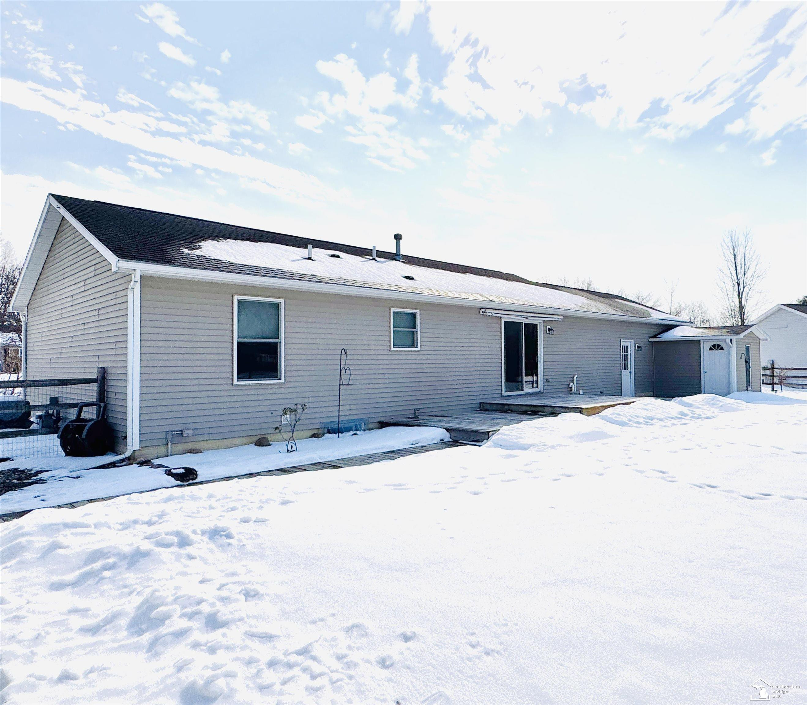 1826 Oak Leaf Drive, Adrian, MI 49221 — Photo 2