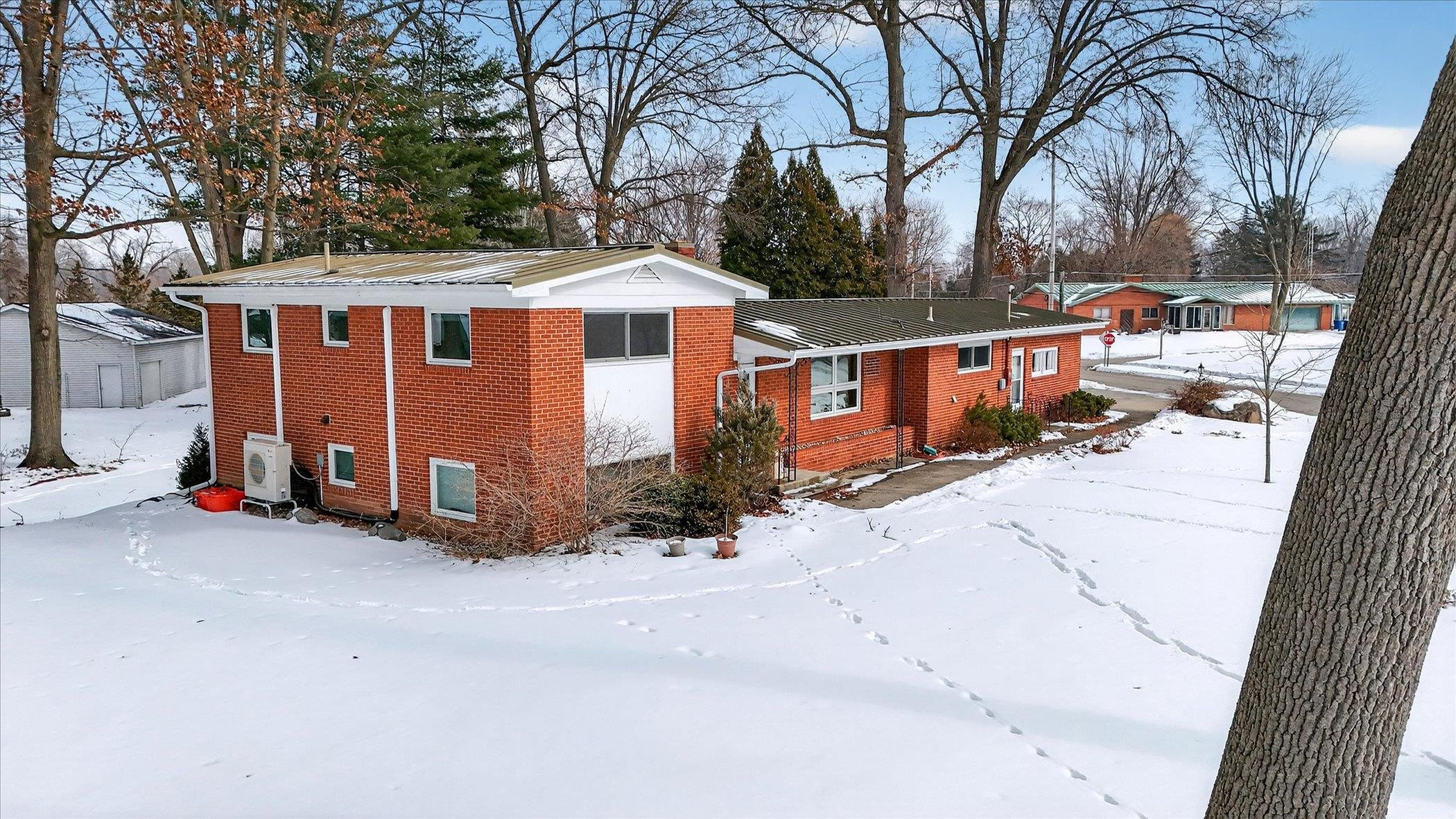 410 W Maple Street, Saint Charles, MI 48655 — Photo 55