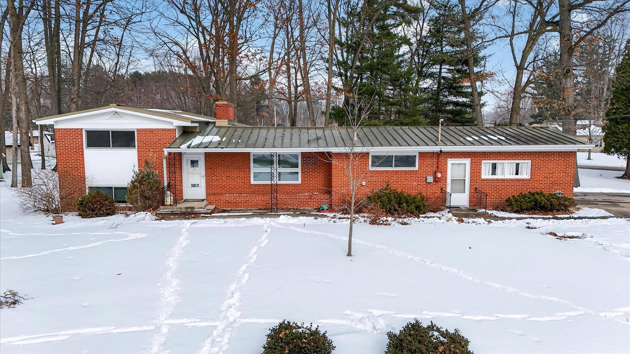 410 W Maple Street, Saint Charles, MI 48655 — Photo 56