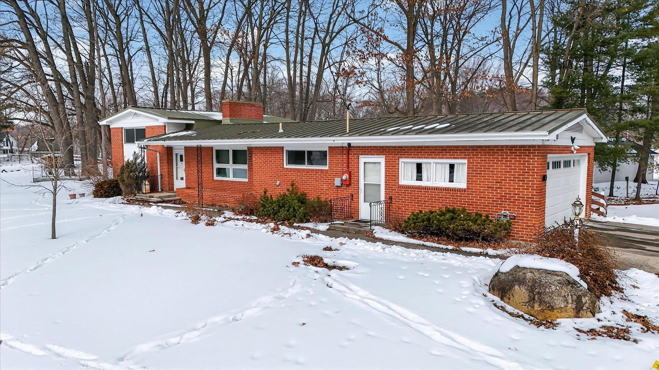 410 W Maple Street, Saint Charles, MI 48655 — Photo 57