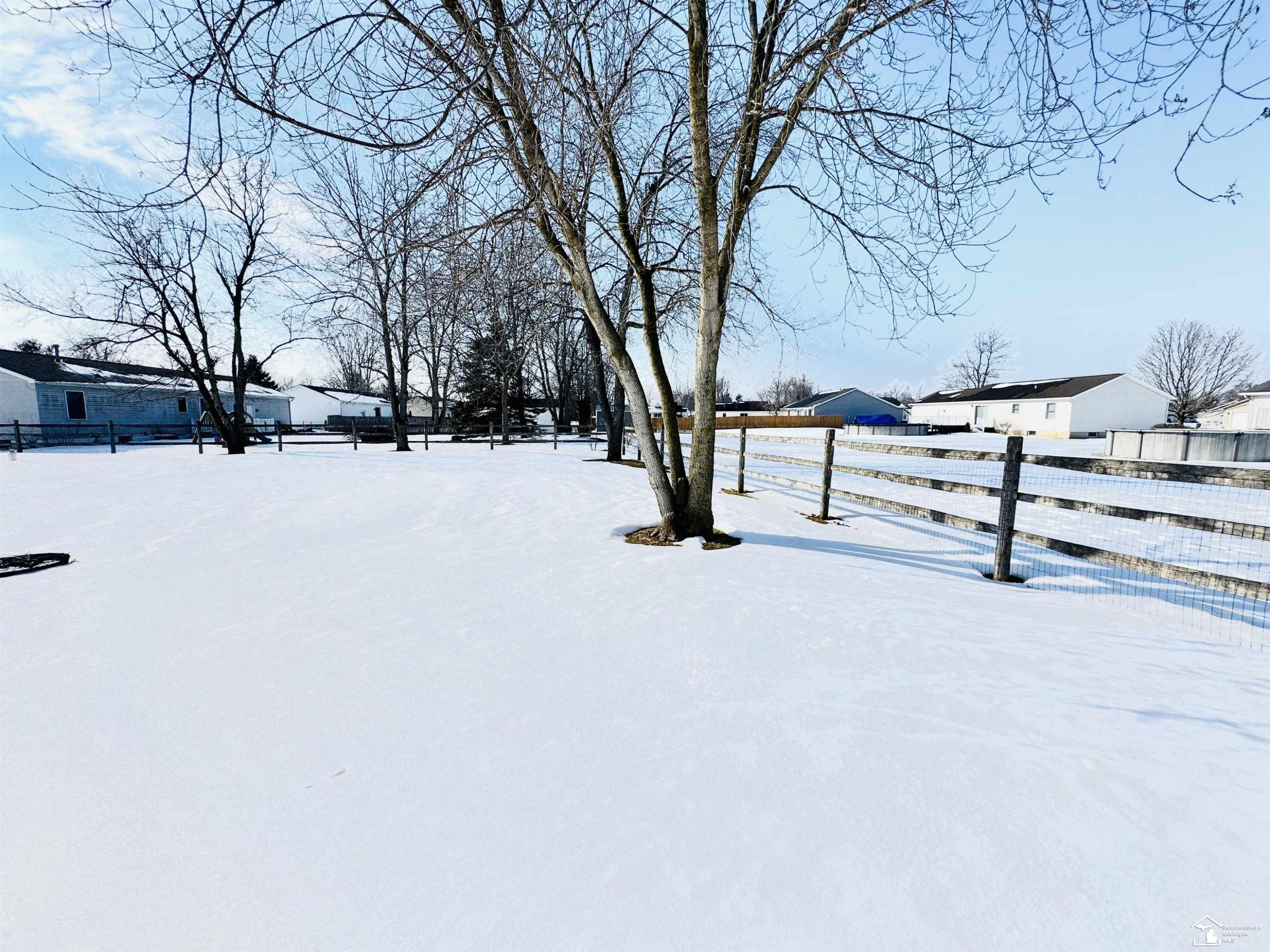 1826 Oak Leaf Drive, Adrian, MI 49221 — Photo 37