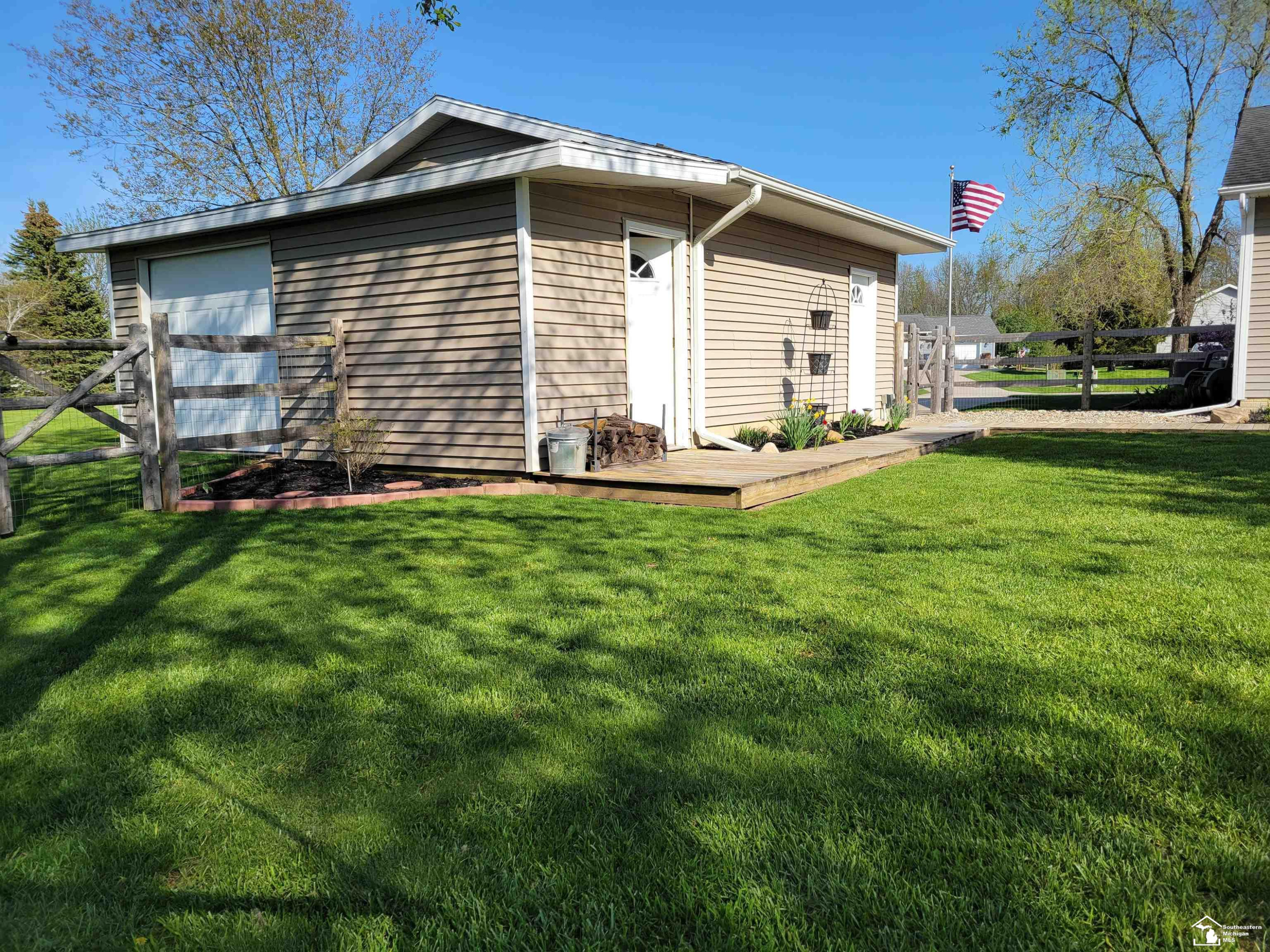 1826 Oak Leaf Drive, Adrian, MI 49221 — Photo 45